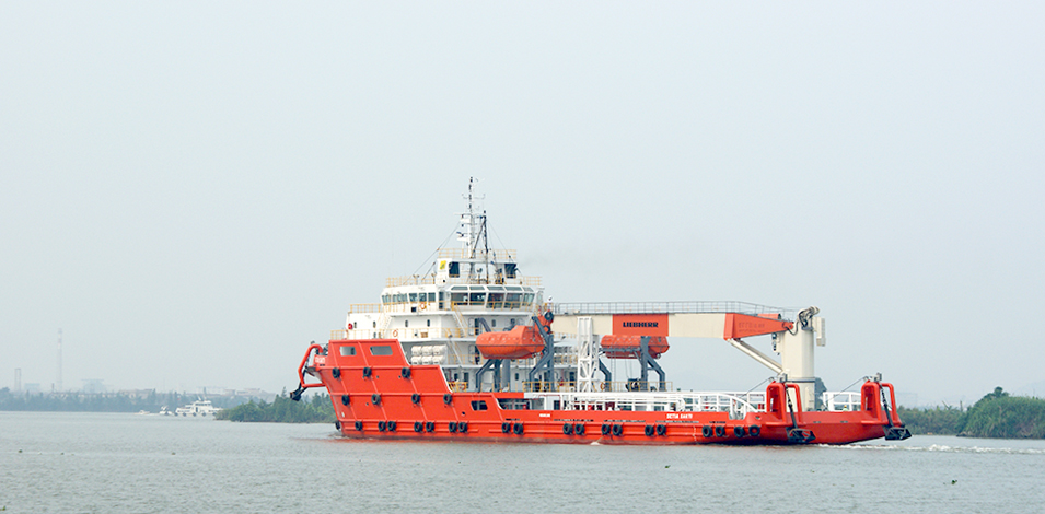 粵新海工76米平臺(tái)供應(yīng)船