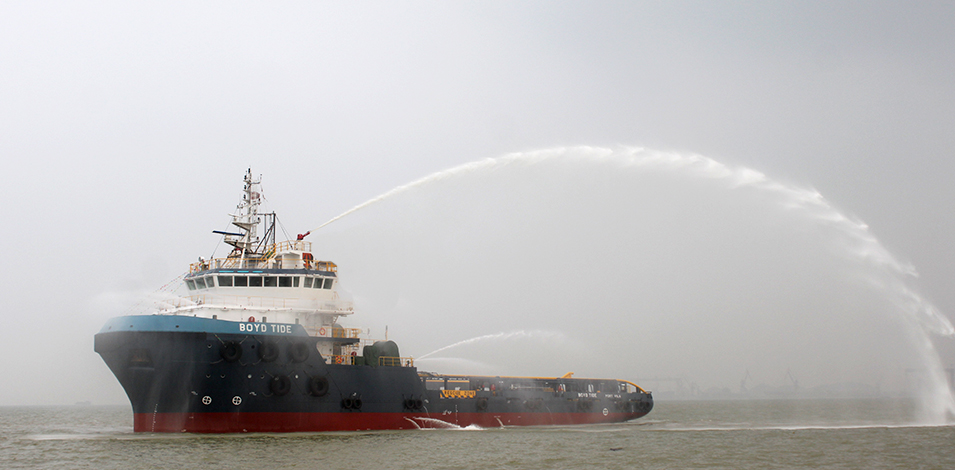 粵新海工69.9米錨拖供應(yīng)船